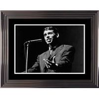 Affiche encadrée Noir et Blanc: Jacques Brel - Concert - 50x70 cm (Cadre Glascow)